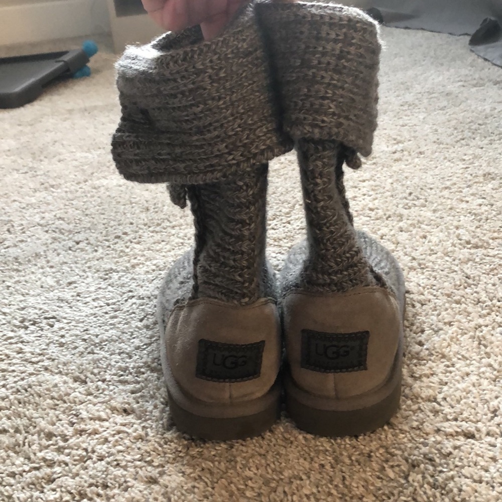 *SOLD* Grey Ugg Cardy Knit Boots - Picture 4 of 9